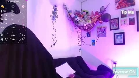 Snapshot of layla_quinn chatting on March 5, 6:26 pm layla_quinn online show from March 5, 6:26 pm