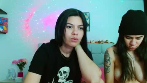 Snapshot of layla_roma chatting on December 8, 3:10 am Lia and Rachel online show from December 8, 3:10 am