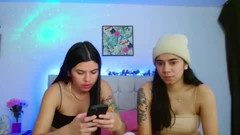 Snapshot of layla_roma chatting on December 22, 5:23 am Lia and Rachel online show from December 22, 5:23 am