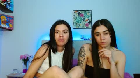 Snapshot of layla_roma chatting on January 21, 5:05 am Lia and Rachel online show from January 21, 5:05 am