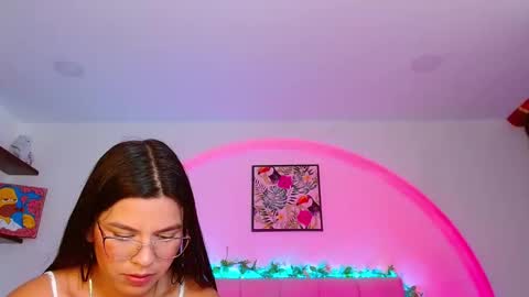 Snapshot of layla_roma chatting on October 23, 11:24 pm Lia and Rachel online show from October 23, 11:24 pm