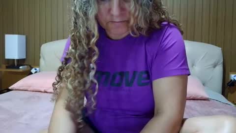 kelly online show from January 31, 1:43 am