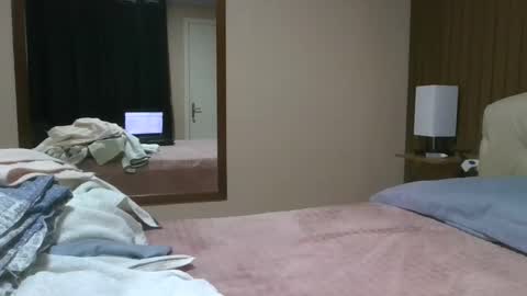 kelly online show from March 4, 11:32 pm