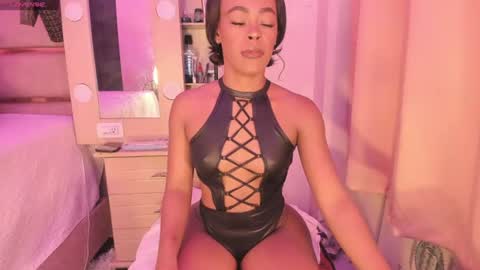 LAYLA online show from June 17, 7:26 pm