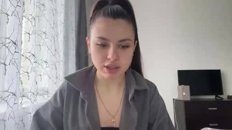 Snapshot of laylachinskey chatting on May 23, 12:09 pm Rose online show from May 23, 12:09 pm