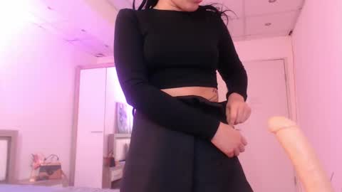 laylacruz online show from February 24, 5:20 pm