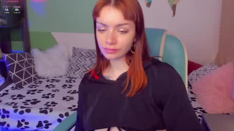 Layla 3 online show from April 1, 10:40 pm