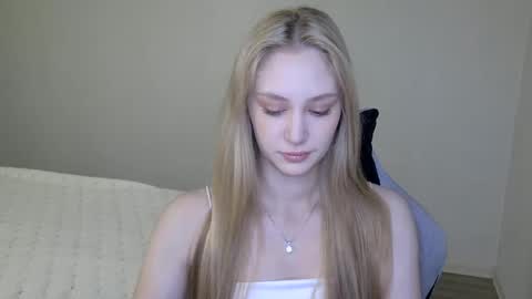 LaylaPretty001 online show from October 6, 4:10 am