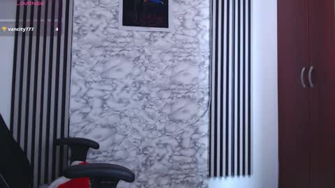 LAYLA online show from December 19, 5:42 pm