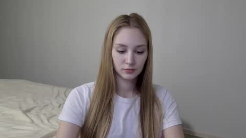 Laylla001 online show from December 3, 10:50 am