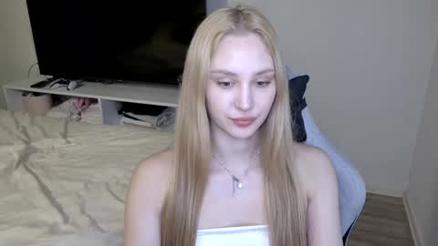 Laylla001 online show from March 12, 9:59 am