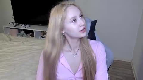 Laylla001 online show from March 31, 5:52 am