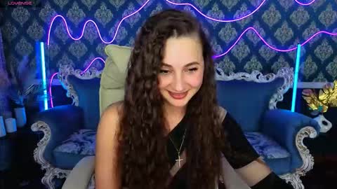 Snapshot of laylla_starr chatting on November 22, 1:54 pm laylla_starr online show from November 22, 1:54 pm