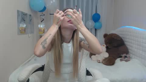 Snapshot of laymablast chatting on September 25, 6:17 am laymablast online show from September 25, 6:17 am