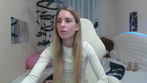 Snapshot of laymablast chatting on October 17, 6:05 am laymablast online show from October 17, 6:05 am