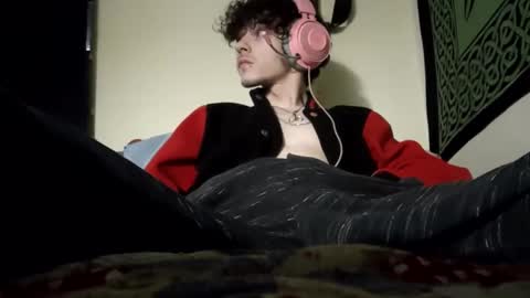 Snapshot of laymetorest420 chatting on February 14, 7:49 am Stitch online show from February 14, 7:49 am