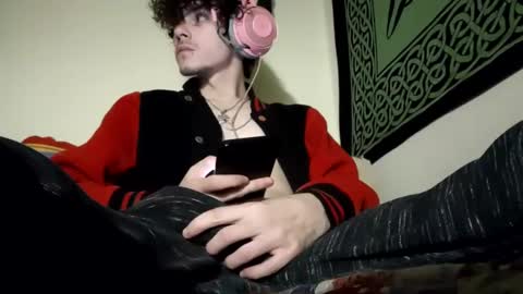 Snapshot of laymetorest420 chatting on February 16, 7:37 am Stitch online show from February 16, 7:37 am