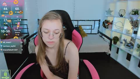 layriantavee online show from December 30, 1:14 pm