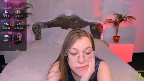 layriantavee online show from January 17, 1:24 pm