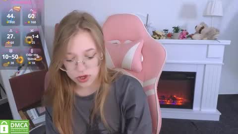 layriantavee online show from September 25, 6:06 am