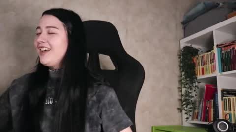 Snapshot of lazynut chatting on February 17, 4:42 am Lisa online show from February 17, 4:42 am