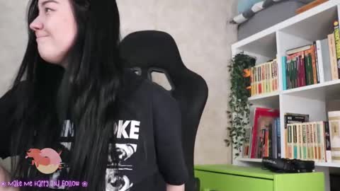 Snapshot of lazynut chatting on March 7, 4:31 am Lisa online show from March 7, 4:31 am