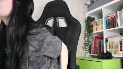 Snapshot of lazynut chatting on March 24, 3:44 am Lisa online show from March 24, 3:44 am