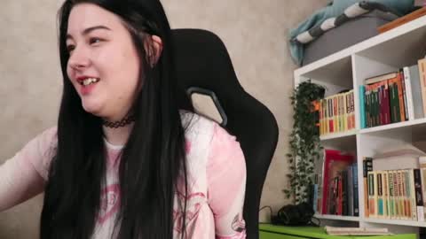 Snapshot of lazynut chatting on March 30, 3:29 am Lisa online show from March 30, 3:29 am