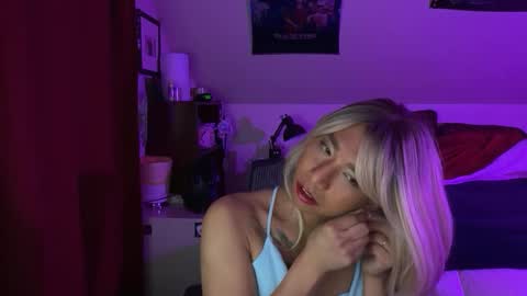 Snapshot of lbffemme chatting on January 10, 1:51 am lbffemme online show from January 10, 1:51 am