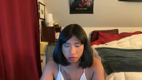 Snapshot of lbffemme chatting on January 13, 1:33 am lbffemme online show from January 13, 1:33 am