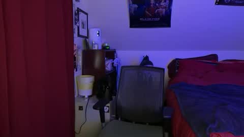 Snapshot of lbffemme chatting on February 13, 2:29 am lbffemme online show from February 13, 2:29 am