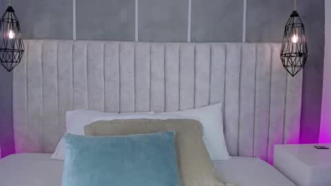 Snapshot of lea_gray chatting on March 11, 6:25 pm online show from March 11, 6:25 pm