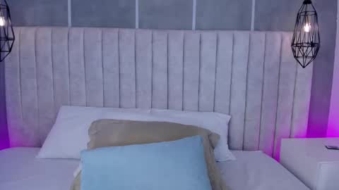 Snapshot of lea_gray chatting on March 27, 6:51 pm online show from March 27, 6:51 pm