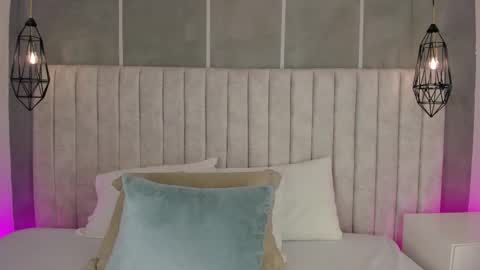 Snapshot of lea_gray chatting on March 30, 6:09 pm online show from March 30, 6:09 pm