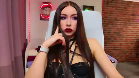 lea_loon online show from March 22, 9:45 am