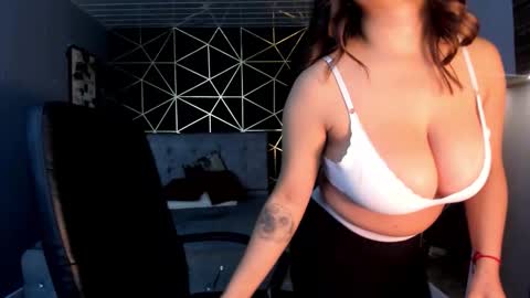 Lea Velle online show from October 6, 5:05 am