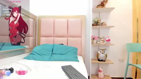 Snapshot of lea_wilson chatting on January 21, 4:43 am Lea online show from January 21, 4:43 am