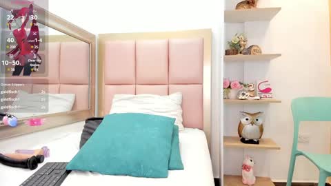 Snapshot of lea_wilson chatting on January 23, 9:29 pm Lea online show from January 23, 9:29 pm