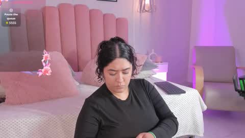 Snapshot of leah_bensoon chatting on December 4, 2:48 pm Leah online show from December 4, 2:48 pm