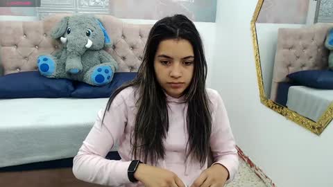 Leah online show from December 22, 1:11 pm