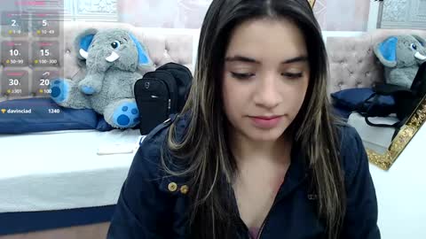 Leah online show from January 7, 3:33 pm