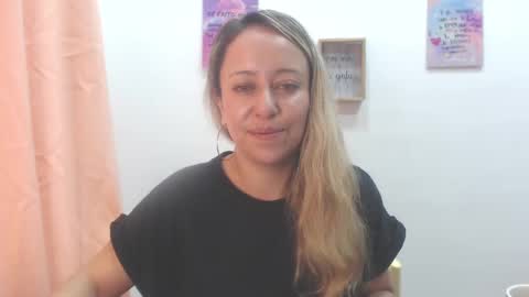 leah_susman online show from February 9, 3:34 pm