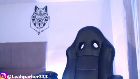 Snapshot of leahparker33 chatting on April 15, 4:08 am leahparker33 online show from April 15, 4:08 am