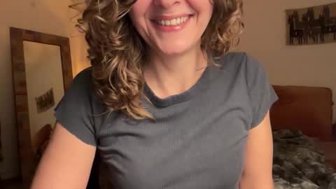 Snapshot of leahsparkles chatting on October 23, 2:33 am Leah Sparkles online show from October 23, 2:33 am