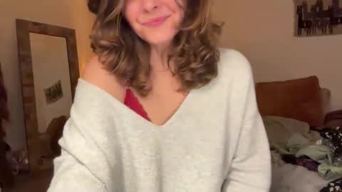 Snapshot of leahsparkles chatting on November 19, 4:01 am Leah Sparkles online show from November 19, 4:01 am