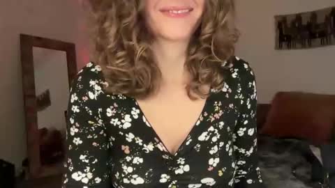 Leah Sparkles online show from December 17, 2:39 am