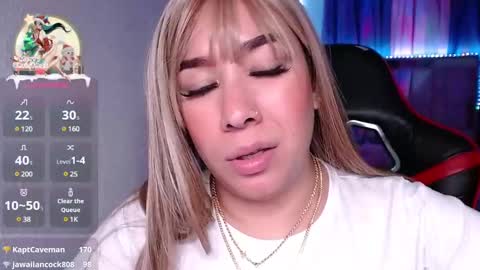 Snapshot of leahtemptation chatting on December 25, 10:17 am leah online show from December 25, 10:17 am