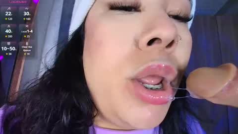 Snapshot of leahtemptation chatting on October 4, 11:08 am leah online show from October 4, 11:08 am