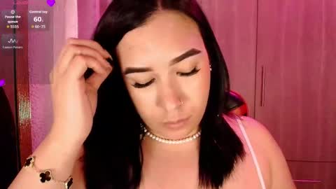 Snapshot of leahtemptation chatting on November 30, 1:31 am leah online show from November 30, 1:31 am