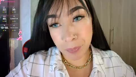 Snapshot of leahtemptation chatting on May 15, 11:45 pm leah online show from May 15, 11:45 pm